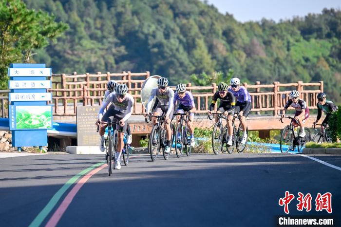 2024一带一路国家驻华使节自行车系列赛定海分站