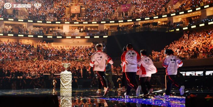 成都AG超玩会斩获队史第七冠 五连冠纪录再创新