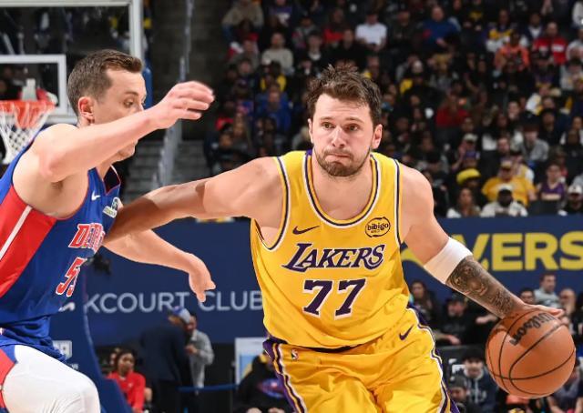 东契奇单赛季得分破2000分 成湖人队史第七人