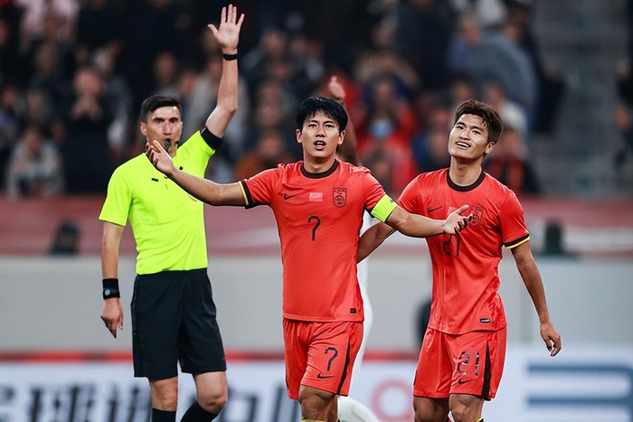 中国U23男足主场2-2战平泰国U23 红牌争议引热议