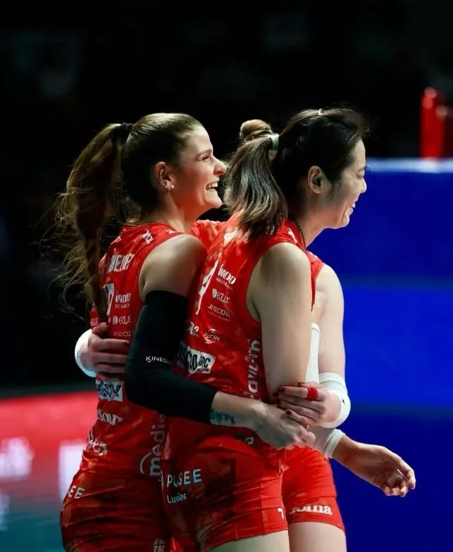 朱婷缺席集训名单引热议 女排主攻线面临挑战