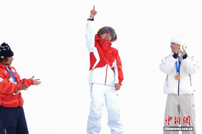 苏翊鸣徐梦桃一日双金闪耀米兰冬奥会